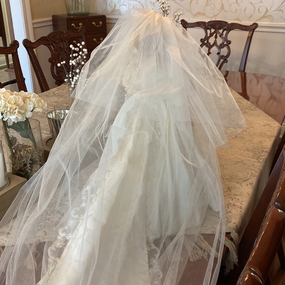 Porcelain Princess Diana Wedding doll - Picture 4 of 8